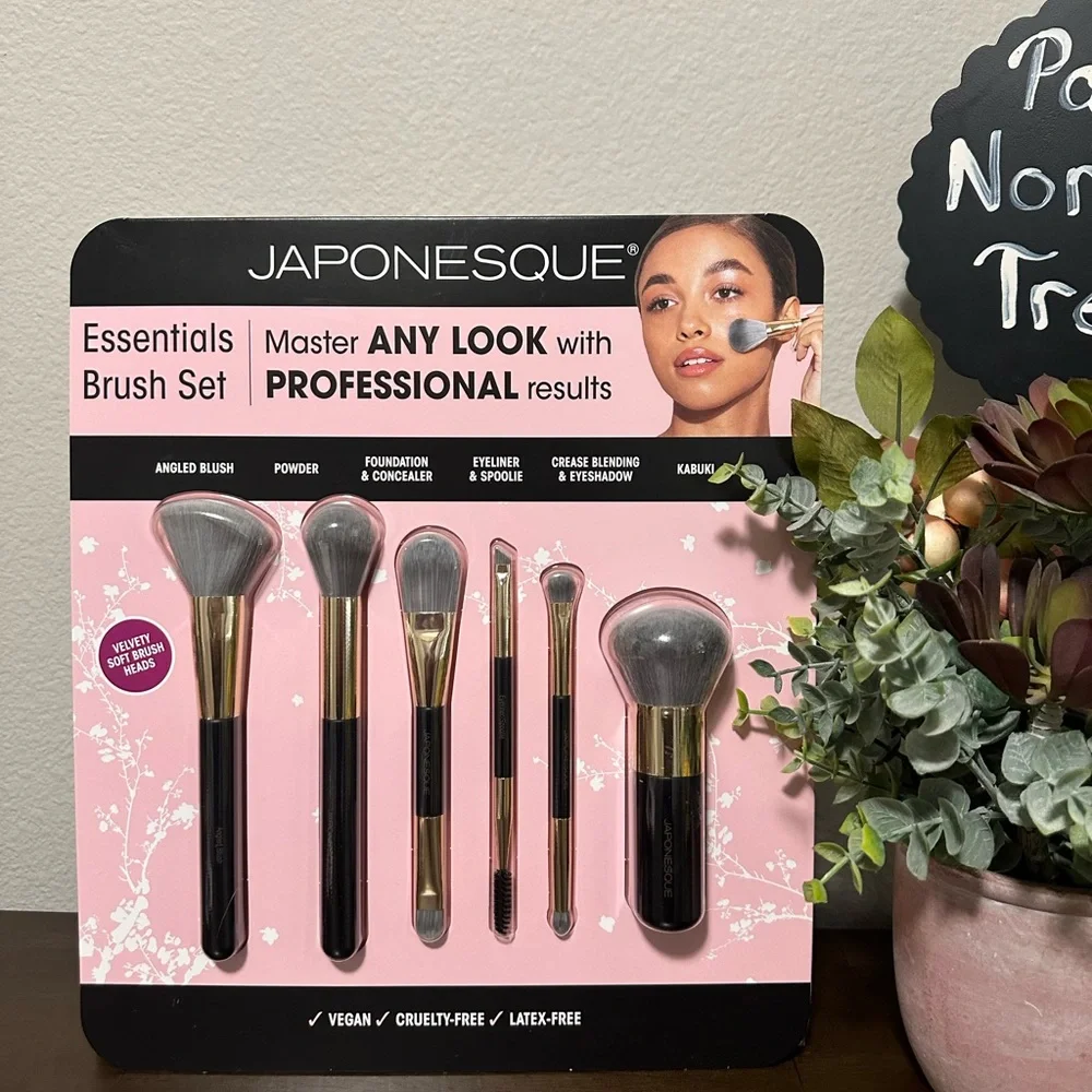 🎉 HP 🎉 Japonesque 6 piece essential brush set - New!!!